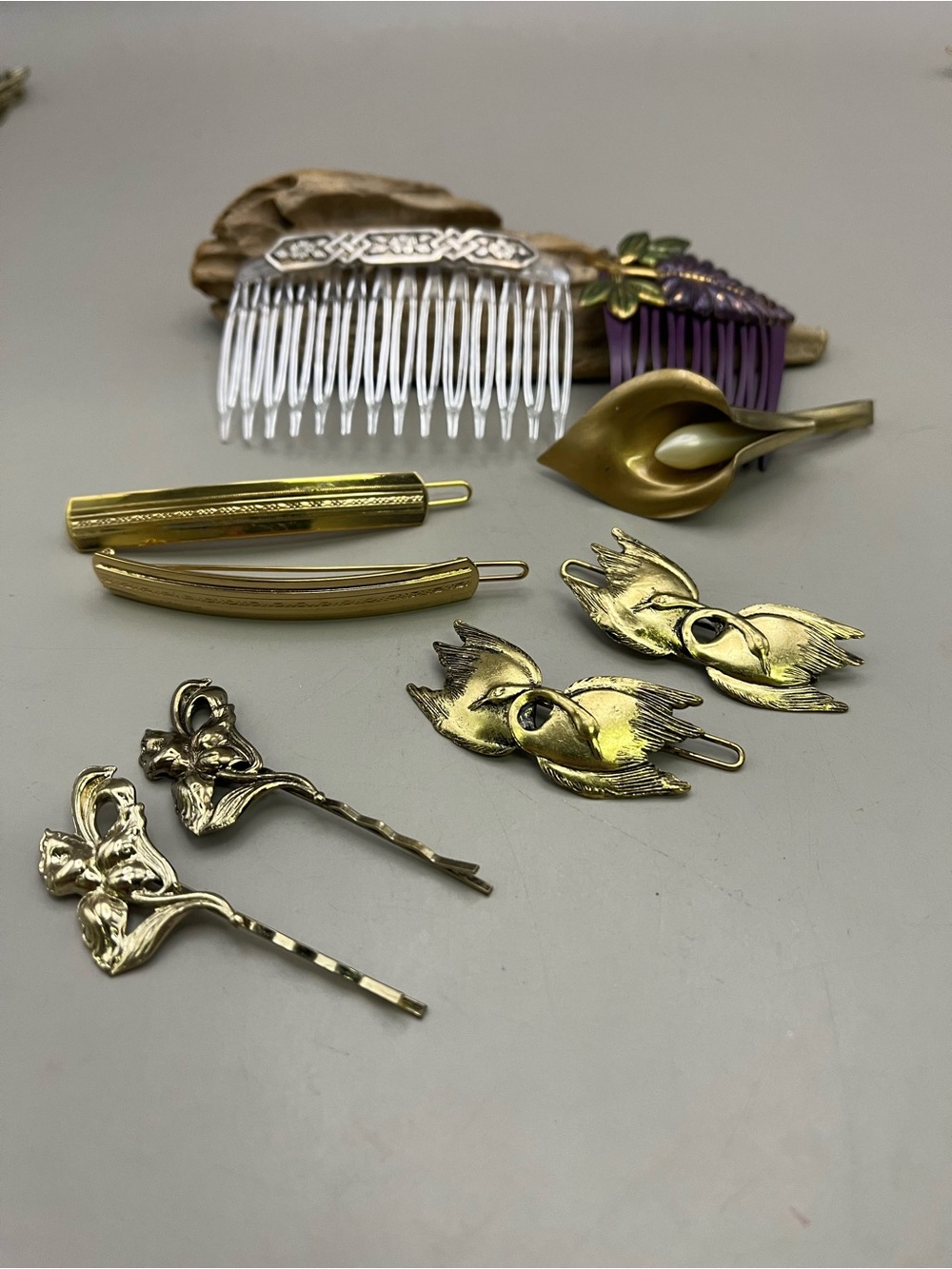 Vintage Hair Accessories Lot 9 Pc | Gold Tone Barrettes Hair Combs Bobby Pins | - Picture 8 of 8